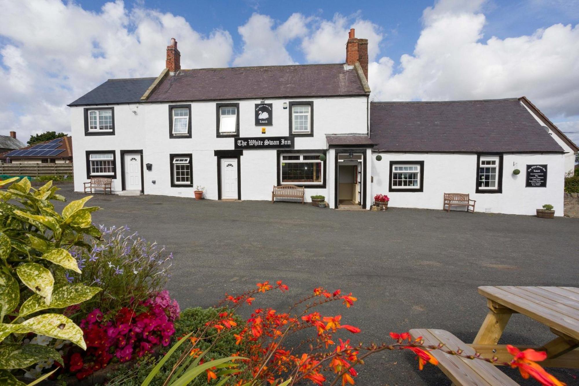 The White Swan Inn Lowick  Exteriör bild